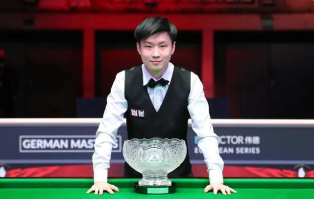 邮报：红军vs毕包前安菲尔德主看台发生误报，球迷被暂时疏散