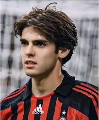 一位重病球迷被邀请看阿贾克斯的比赛，但因病情恶化未能实现