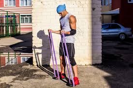 电讯报：由于过去两个赛季多次延迟开球，曼城被罚300万镑